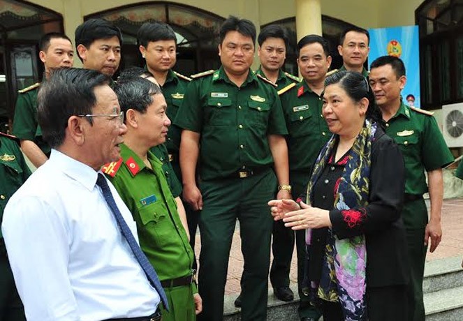 Phó Chủ tịch Quốc hội Tòng Thị Phóng tiếp xúc cử tri lực lượng vũ trang tỉnh Sơn La - ảnh 1